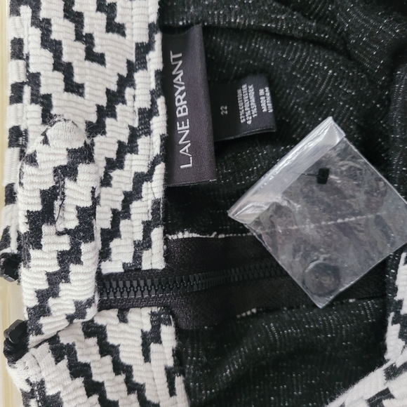 Lane Bryant Plus Size 22 Black/White Zig Zag Textured Zip Back Pencil Skirt - Picture 7 of 7